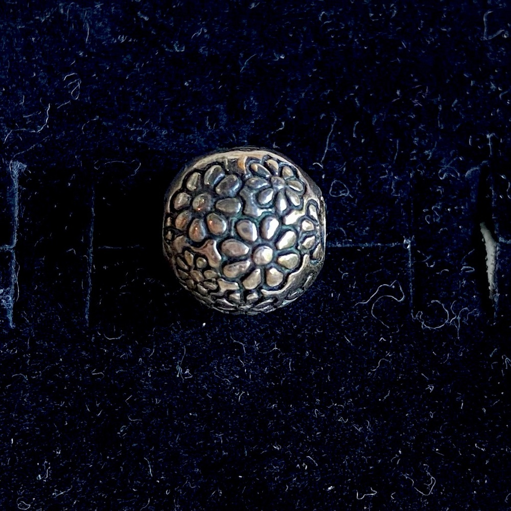 RETIRED Pandora Floral Clip Charm